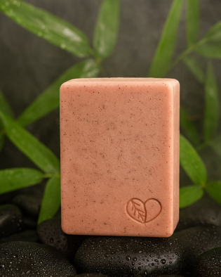 Sabonete Artesanal de Argila Rosa – Delicadeza e Revitalização Natural